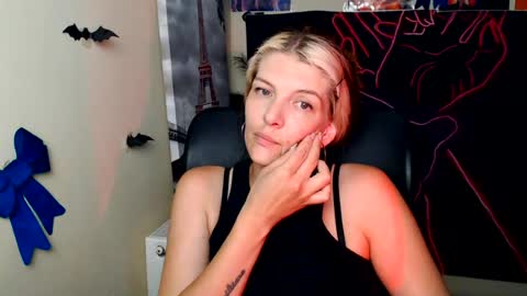 Snapshot of vanrey_ chatting on 07.20.26 Vanessa online show from 07.20.26