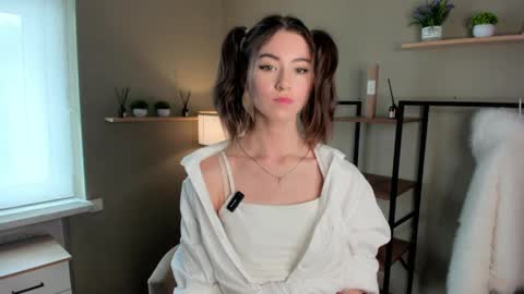Snapshot of vanvanvibe chatting on 04.21.26 Charline online show from 04.21.26