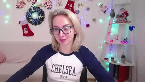 Snapshot of vasilisasii chatting on 12.18.24 Vasilisa online show from 12.18.24