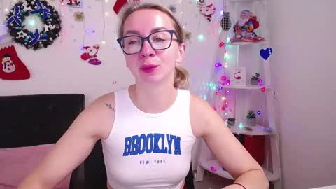 Snapshot of vasilisasii chatting on 12.28.24 Vasilisa online show from 12.28.24