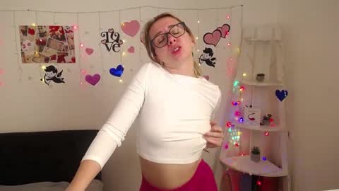 Snapshot of vasilisasii chatting on 01.18.25 Vasilisa online show from 01.18.25