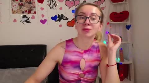 Snapshot of vasilisasii chatting on 02.15.25 Vasilisa online show from 02.15.25