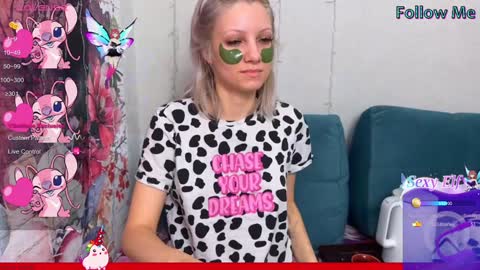 Snapshot of vasya_sylvia chatting on 12.17.24 Vasya Sylvia online show from 12.17.24