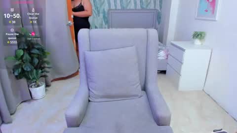 Snapshot of vavavoom_ chatting on 01.19.25 Ahva online show from 01.19.25