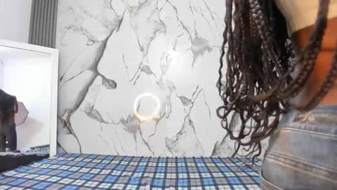 Snapshot of vayolethx chatting on 02.19.26 vayolethx online show from 02.19.26