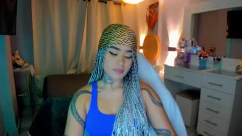 Snapshot of vayolett_bass chatting on 03.05.26 Vayolett Bass online show from 03.05.26