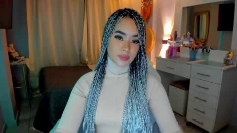 Snapshot of vayolett_bass chatting on 03.29.26 Vayolett Bass online show from 03.29.26