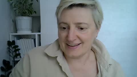 Snapshot of vea_motty chatting on 04.25.26 vea_motty online show from 04.25.26