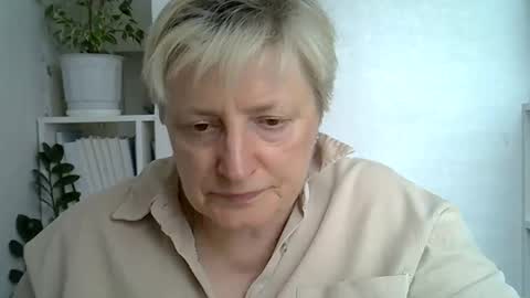 Snapshot of vea_motty chatting on 04.30.26 vea_motty online show from 04.30.26