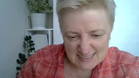 Snapshot of vea_motty chatting on 05.09.26 vea_motty online show from 05.09.26