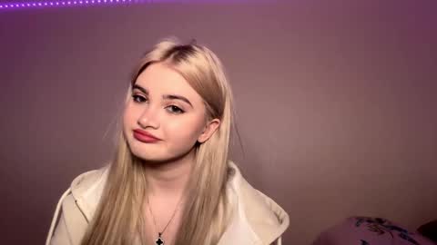 Monika online show from 11.22.25