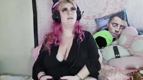 Veronica Lehane online show from 01.05.25