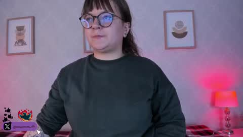 Snapshot of veesimons_dh chatting on 09.12.25 Vee Simons online show from 09.12.25