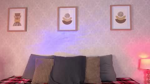 Snapshot of veesimons_dh chatting on 10.17.25 Vee Simons online show from 10.17.25