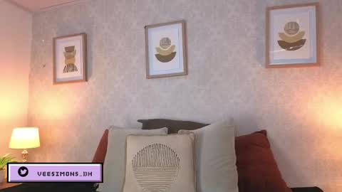 Vee Simons online show from 05.08.26