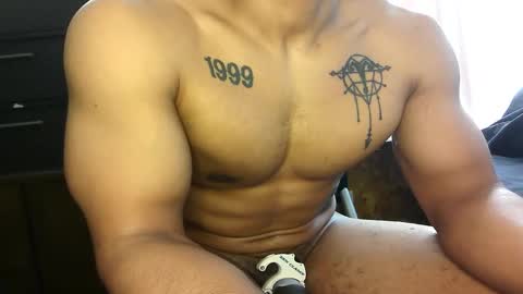 Vegas Love online show from 01.14.26