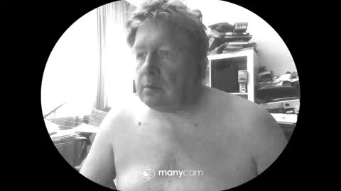 Snapshot of vejun2025 chatting on 04.29.26 vejun2025 online show from 04.29.26