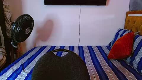 velk_hot1 online show from 05.30.26