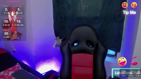 Snapshot of vella_sex chatting on 10.29.25 Vella online show from 10.29.25