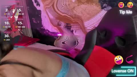 Snapshot of vella_sex chatting on 11.05.25 Vella online show from 11.05.25