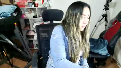 Snapshot of vellarossa chatting on 07.08.26 Im VelaI will be Christmas and New Year with my family December 22 to January 13 I will miss you guys. online show from 07.08.26