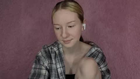 Sophie online show from 05.12.26