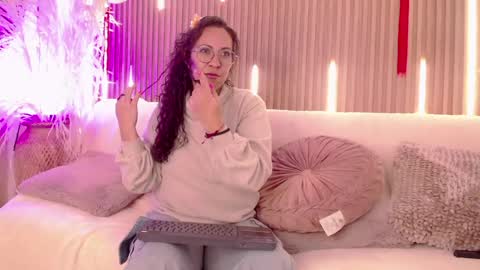 Emma Curly online show from 05.23.26