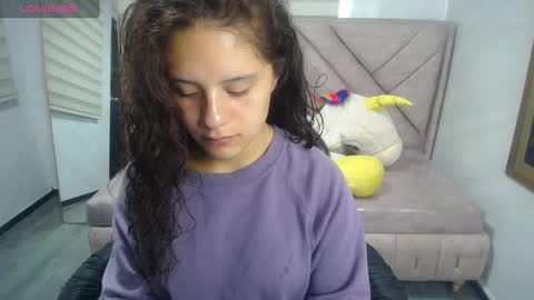 Snapshot of velvet_moon_v chatting on 09.16.25 velvet_moon_v online show from 09.16.25