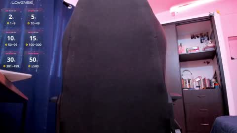 Snapshot of velvet_skyn chatting on 06.02.26 juansito online show from 06.02.26