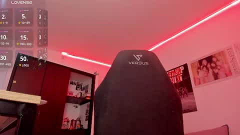 Snapshot of velvet_skyn chatting on 07.07.26 juansito online show from 07.07.26