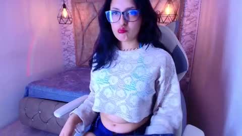 Snapshot of velvetluxe_ chatting on 11.14.25 velvetluxe_ online show from 11.14.25