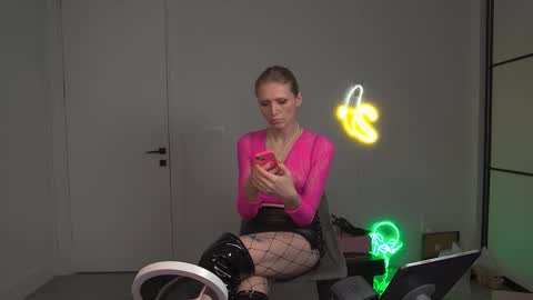 VelvetTGirl online show from 03.11.26