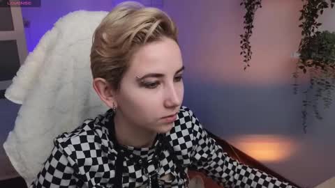 Snapshot of velvetvalkyries chatting on 02.09.25 CLEOshort hair TIna long hair online show from 02.09.25