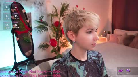Snapshot of velvetvalkyries chatting on 02.14.25 CLEOshort hair TIna long hair online show from 02.14.25
