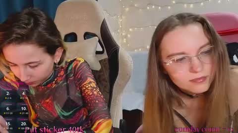 Snapshot of velvetvalkyries chatting on 10.22.25 CLEOshort hair TIna long hair online show from 10.22.25