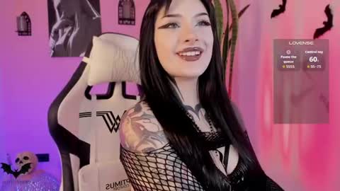 Snapshot of velvetvampire chatting on 07.26.26 Jess online show from 07.26.26
