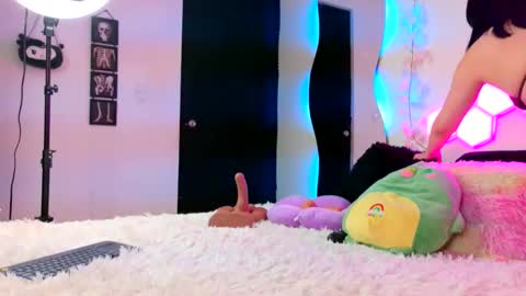 velvetvibes_ online show from 04.06.26