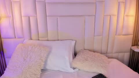 venez sofia  online show from 05.25.26