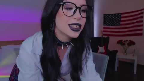 Vivian online show from 02.06.26