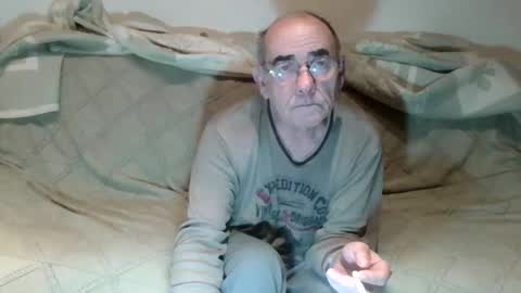 Snapshot of ventura50 chatting on 11.30.25 ventura50 online show from 11.30.25