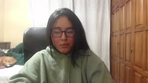 Snapshot of venus_cat_ chatting on 04.17.26 Venus online show from 04.17.26