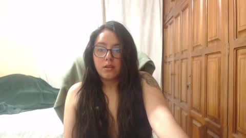 Snapshot of venus_cat_ chatting on 04.19.26 Venus online show from 04.19.26