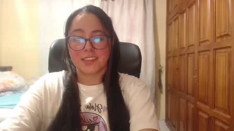 Snapshot of venus_cat_ chatting on 06.19.26 Venus online show from 06.19.26