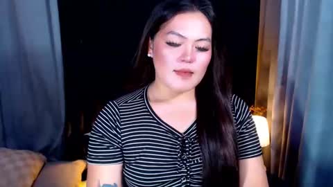 Snapshot of venus_colly chatting on 05.27.26 I am Colly Your mystery girl online show from 05.27.26