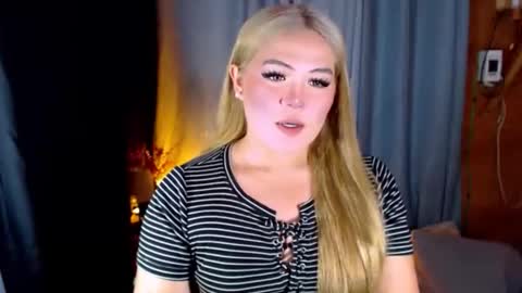 I am Colly Your mystery girl online show from 06.11.26
