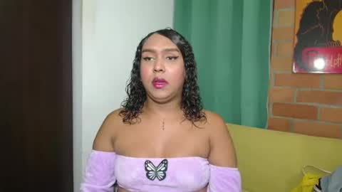 Snapshot of venus_speer chatting on 01.22.25 Luisa online show from 01.22.25