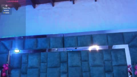 Snapshot of venus_velez chatting on 01.23.25 Venus online show from 01.23.25