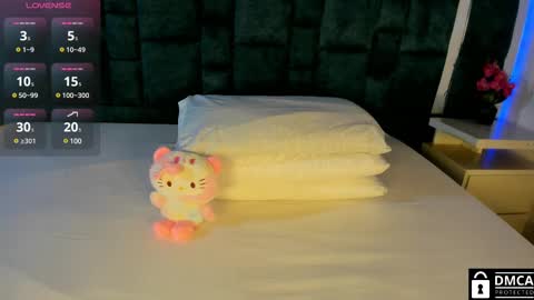 Snapshot of venus_velez chatting on 03.05.25 Venus online show from 03.05.25