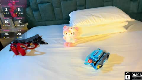 Snapshot of venus_velez chatting on 03.06.25 Venus online show from 03.06.25