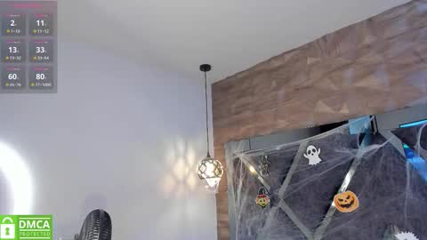 Snapshot of venus_velez chatting on 10.23.25 Venus online show from 10.23.25